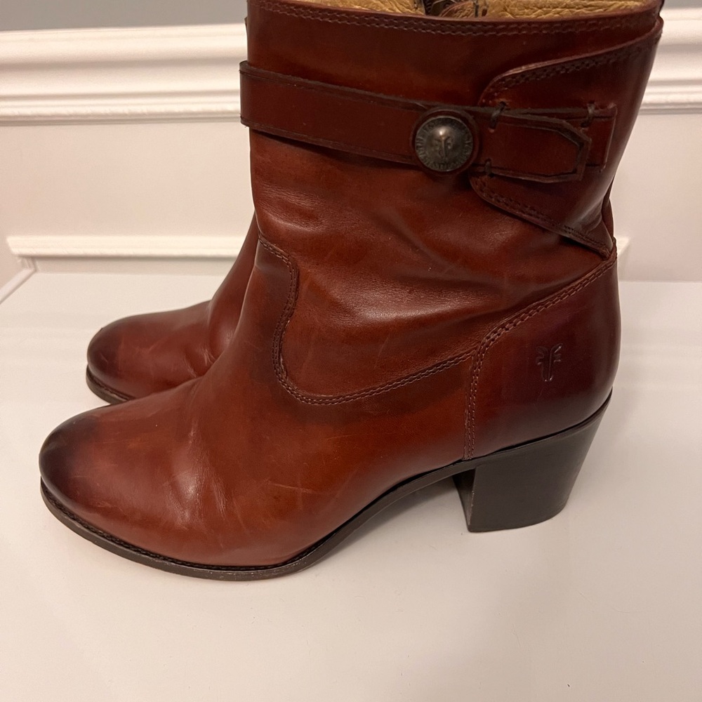 Frye Women's Cognac Brown Leather Boots